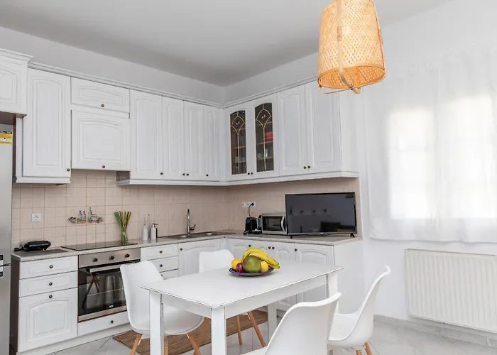 Manouk's - Two Bedroom * Naxos City