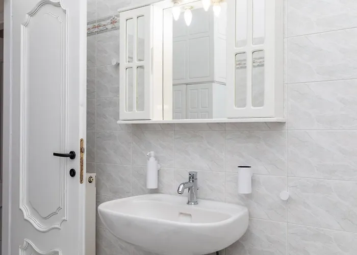 Manouk's - Two Bedroom Апартаменты