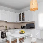 Manouk's - Two Bedroom * Naxos City