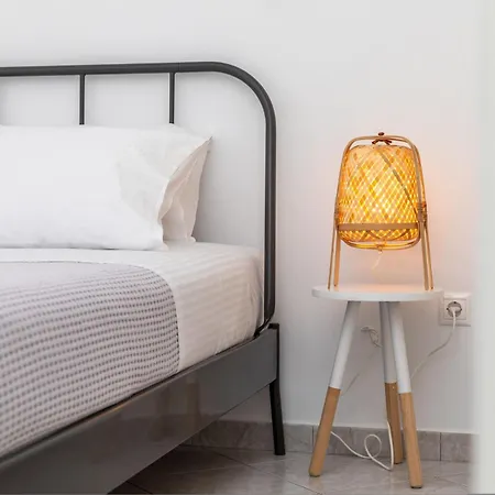 Manouk's - Two Bedroom *