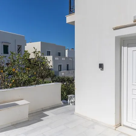 Mary & Jo's * Naxos City
