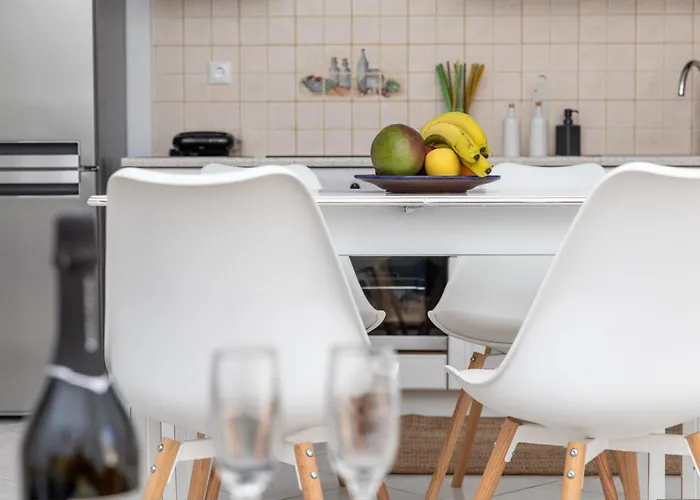 Manouk's - Two Bedroom *